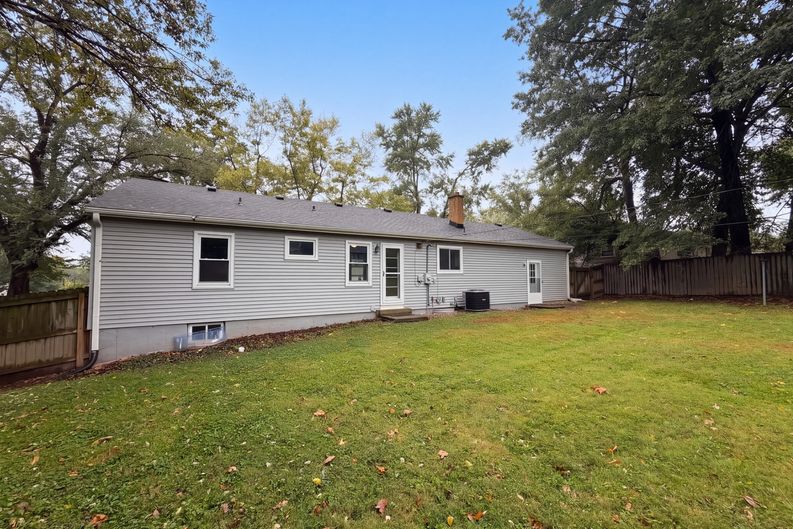 Photo 17 of 22 of 11214 E 48th St, Kansas City, MO