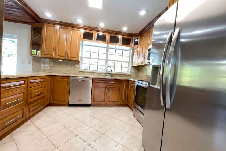 Photo 12 of 21 of 10001 SW 99th Ave, Miami, FL