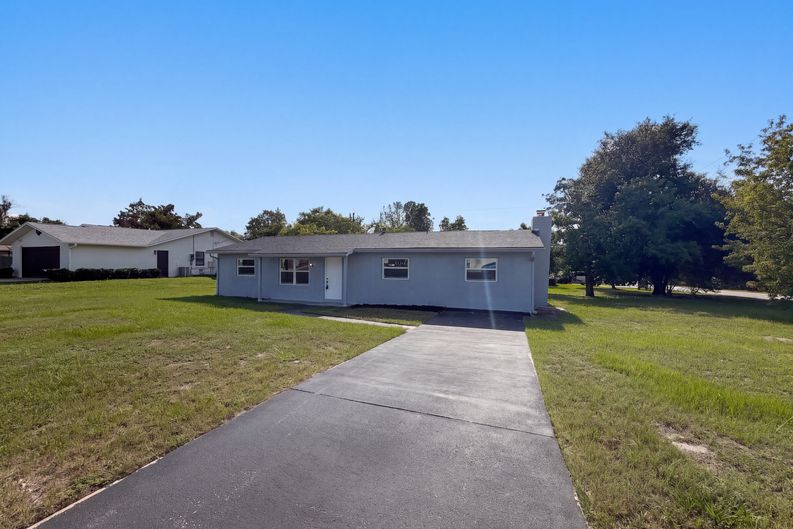 Photo 17 of 19 of 2096 W Atmore Cir, Deltona, FL