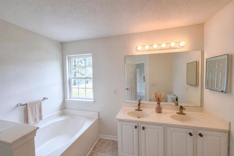 Photo 11 of 18 of 1841 Mission Oaks St, Kannapolis, NC