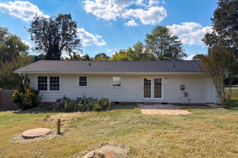 Photo 19 of 20 of 3221 Meadow Ln, Winston Salem, NC