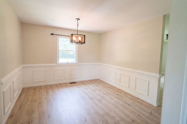 Photo 9 of 23 of 1003 Bateman Dr, Elizabeth City, NC
