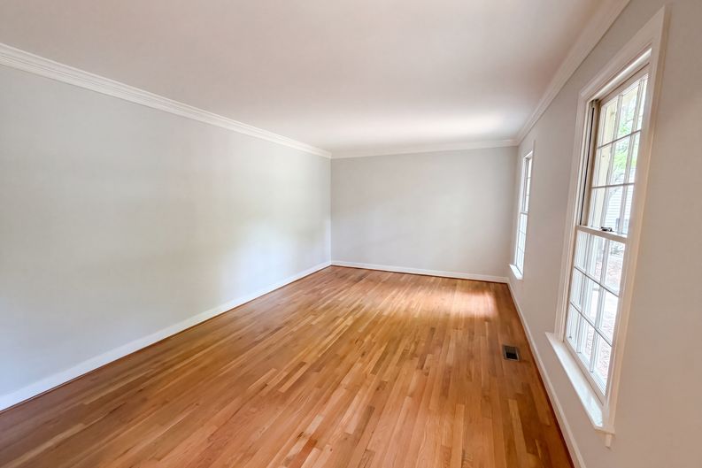 Photo 9 of 21 of 5517 W Bay Ct, Midlothian, VA