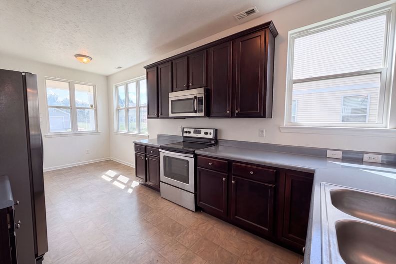 Photo 8 of 21 of 2913 Hervey St, Indianapolis, IN