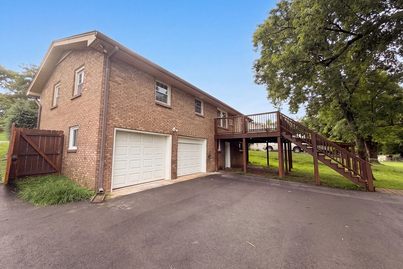 Photo 5 of 26 of 102 S Valley Rd, Hendersonville, TN