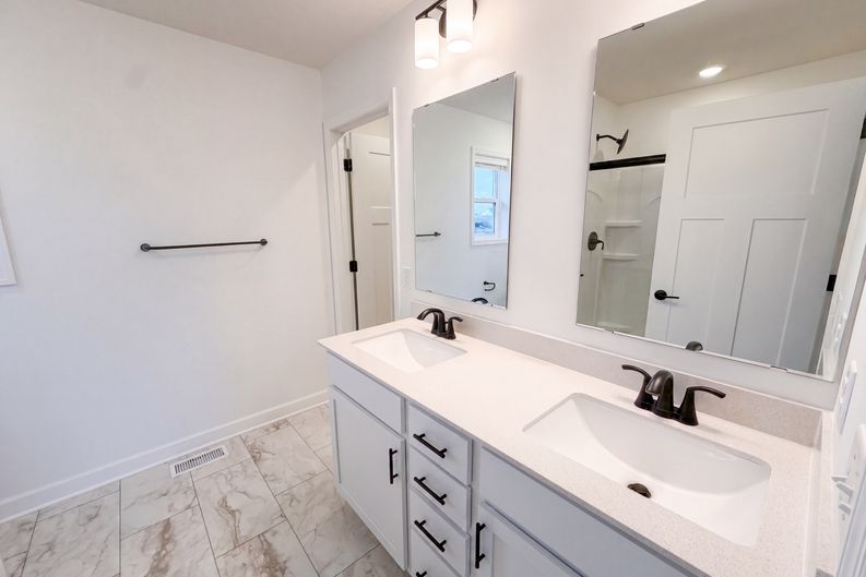 Photo 17 of 42 of 1577 Upper 141st St E, Rosemount, MN