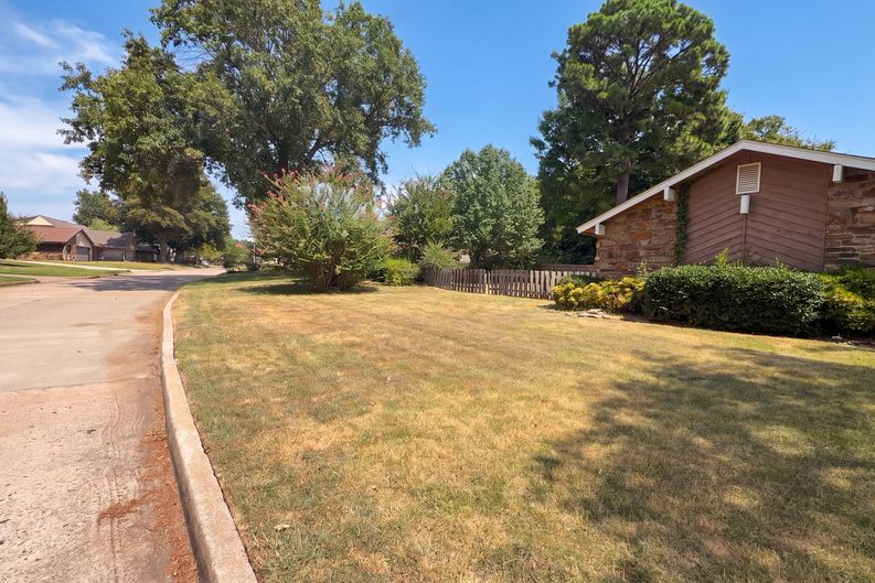 Photo 20 of 21 of 1409 S Walnut Ave, Broken Arrow, OK