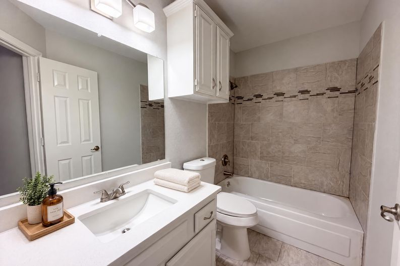 Photo 21 of 27 of 7707 Windmere Ct, Irving, TX