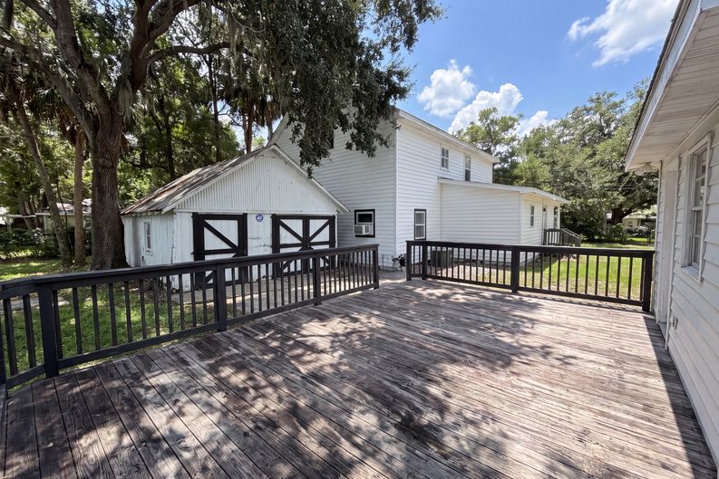 Photo 31 of 37 of 111 S Oleander Ave, Sanford, FL