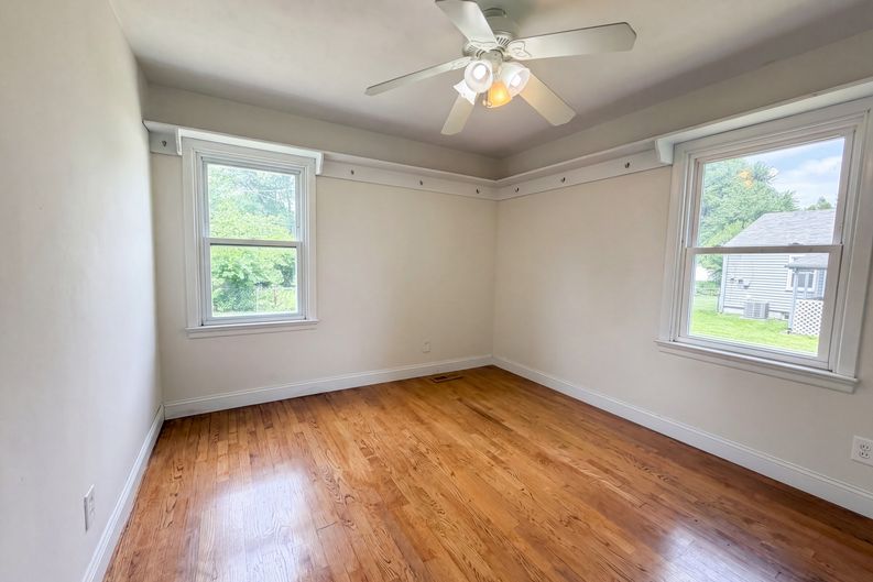 Photo 9 of 18 of 1 Winstead Pl, Florissant, MO