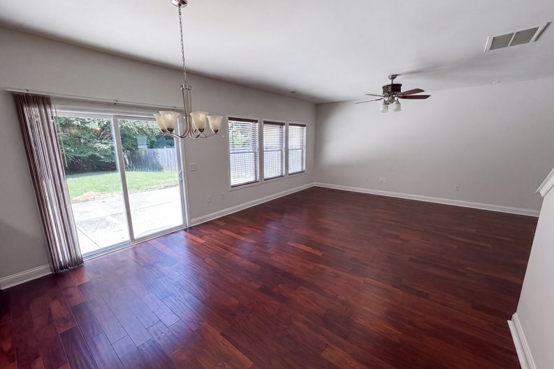 Photo 8 of 25 of 14021 Pinyon Pine Ln, Charlotte, NC