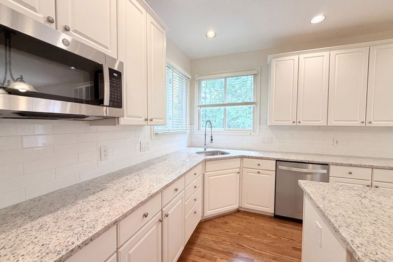 Photo 8 of 45 of 6667 Miami Woods Dr, Loveland, OH
