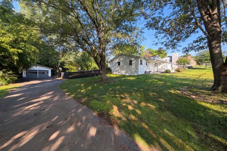 Photo 24 of 28 of 1017 Morrell Rd, Knoxville, TN