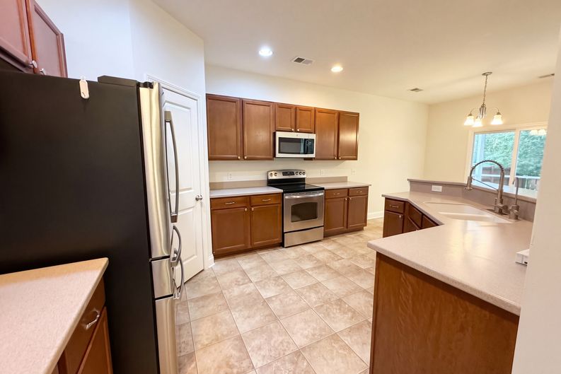 Photo 6 of 24 of 301 Freeland Way, Moncks Corner, SC