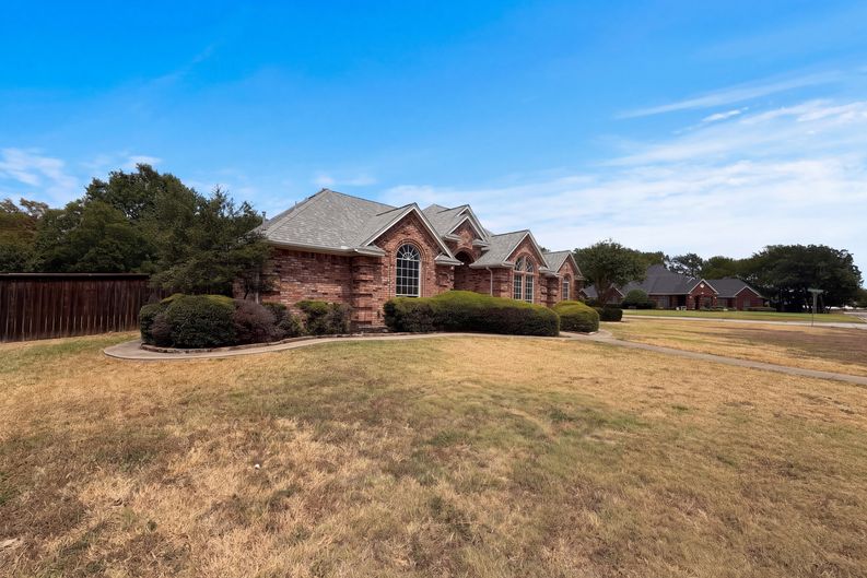 Photo 28 of 32 of 1609 Brentwood Trl, Keller, TX