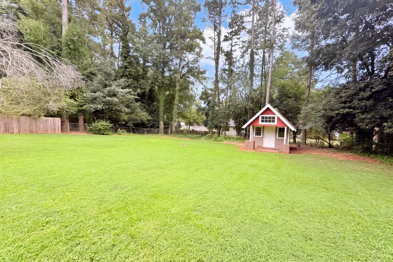 Photo 25 of 29 of 1731 Sundale Dr, Lawrenceville, GA