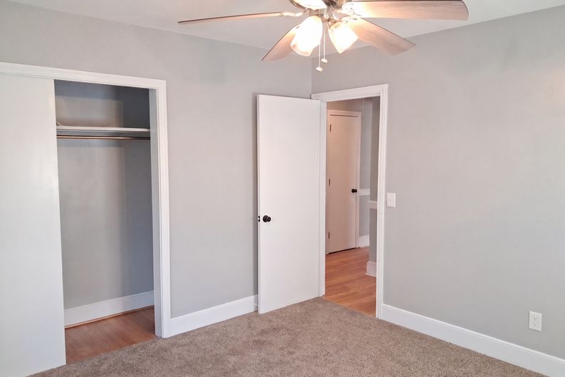 Photo 4 of 19 of 1321 E Washington St, Dillon, SC