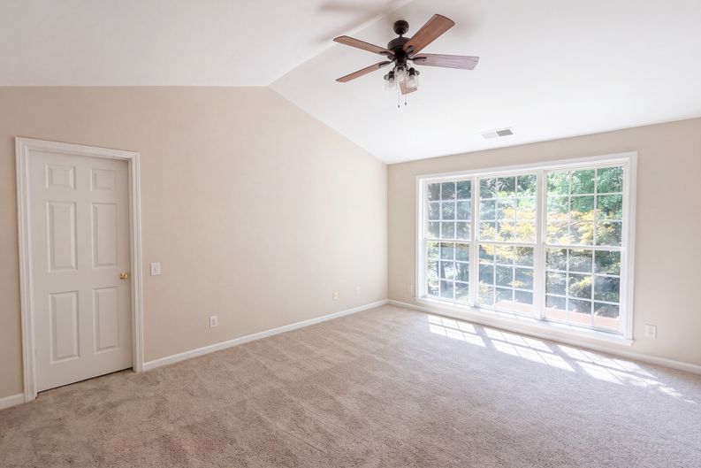 Photo 4 of 21 of 7744 Epping Forest Dr, Huntersville, NC