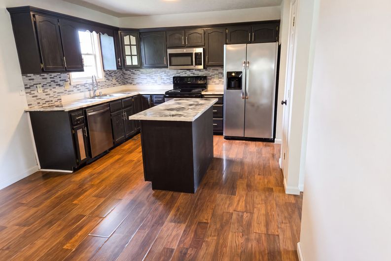 Photo 9 of 24 of 1317 Twin Brook Dr, Berea, KY