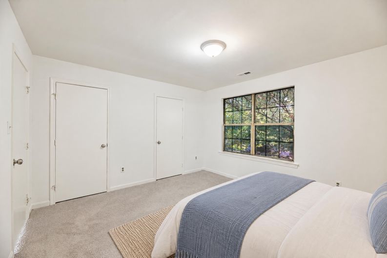 Photo 32 of 37 of 6866 Chasewood Cir, Centreville, VA
