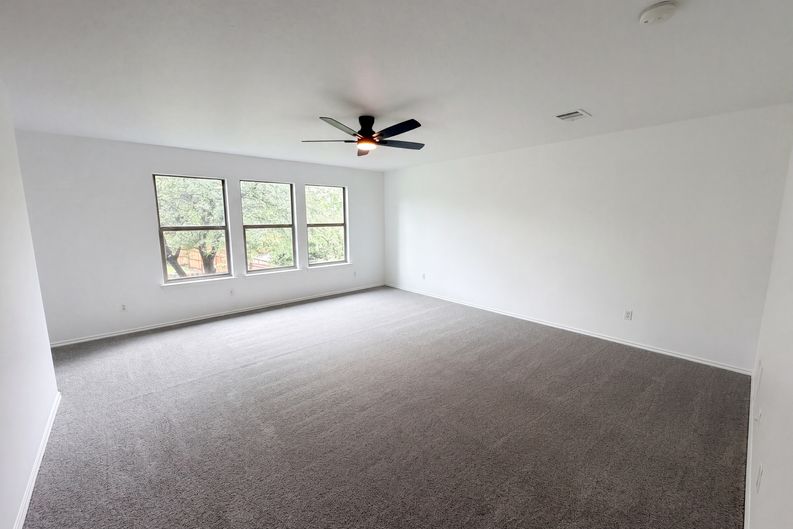 Photo 13 of 20 of 5406 S Hearsey Dr, Austin, TX