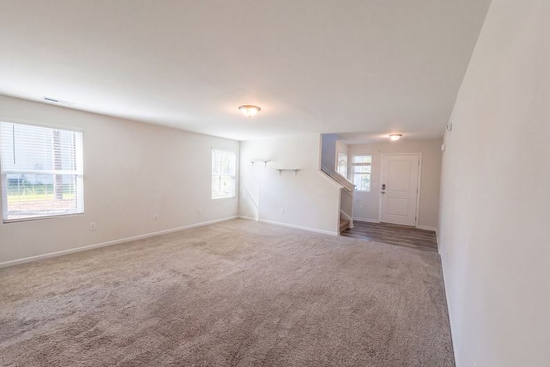 Photo 7 of 16 of 4066 Calloway Rd, Raeford, NC