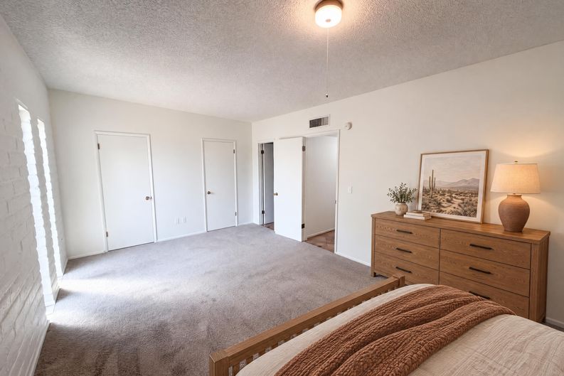 Photo 3 of 25 of 917 N Miller Dr, Tucson, AZ