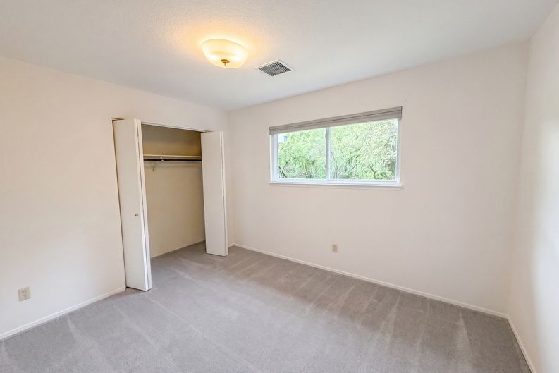 Photo 8 of 30 of 862 Grice Ln, Placerville, CA
