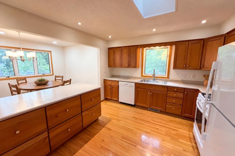 Photo 6 of 24 of 12228 Allen Dr, Burnsville, MN