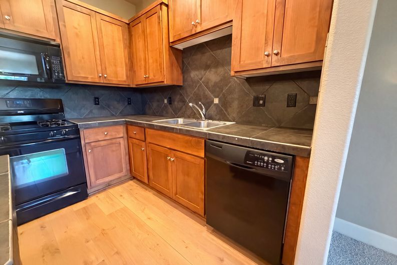 Photo 7 of 18 of 19899 Quaking Aspen Ave, Oregon City, OR