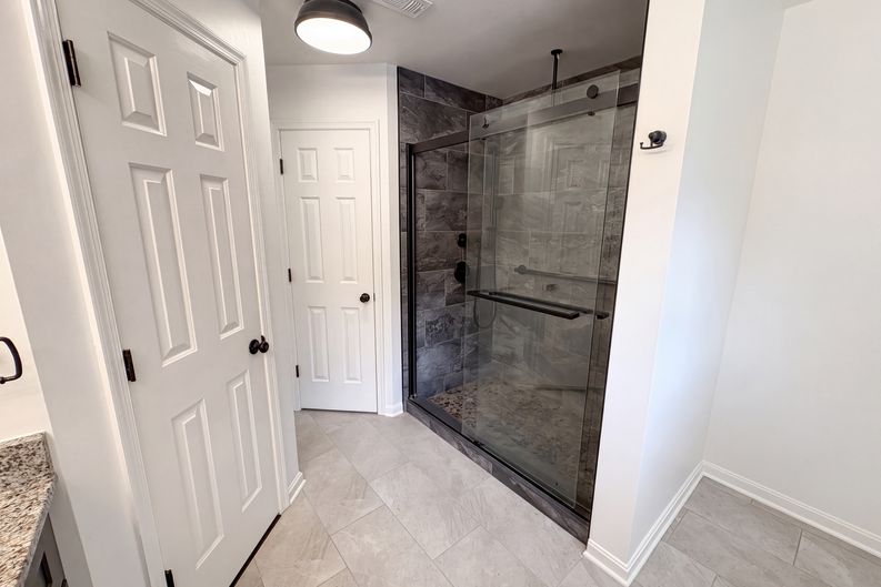 Photo 18 of 27 of 6401 Forest Grove Dr, Fredericksburg, VA
