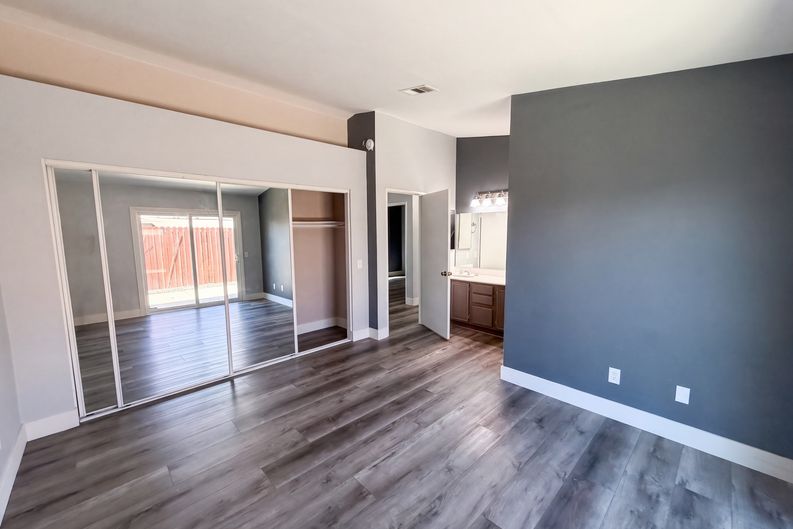 Photo 4 of 27 of 29655 Eagle Crest Ave, Murrieta, CA