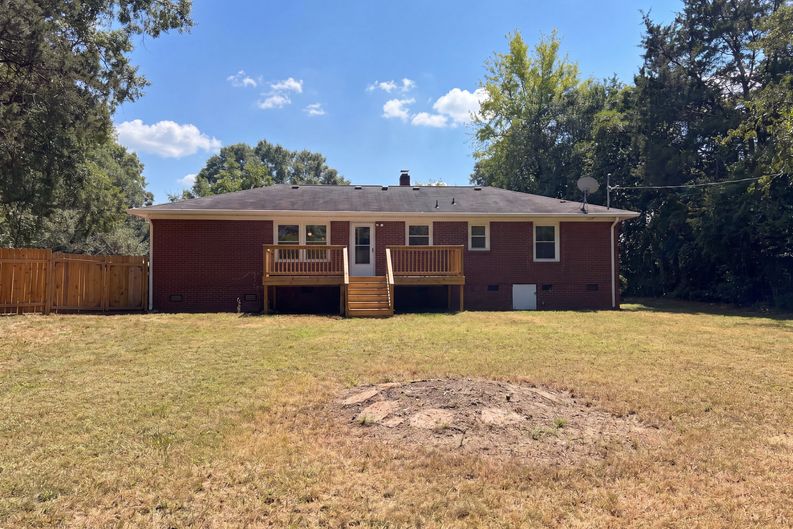 Photo 5 of 17 of 2154 Rosewood Dr, Rock Hill, SC
