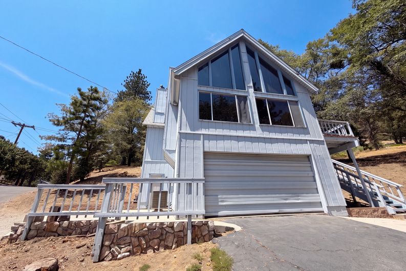 Photo 33 of 37 of 22360 Briarwood Ln, Crestline, CA