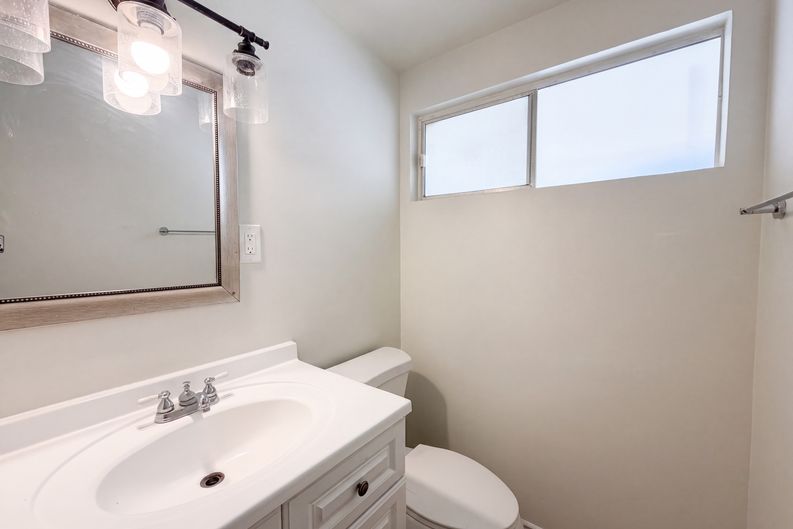 Photo 11 of 20 of 13325 Lamel St, Edwards, CA