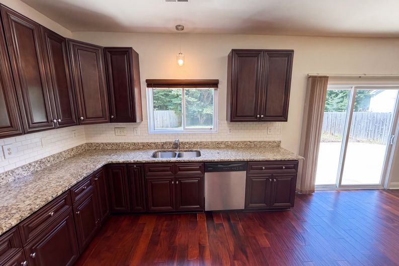 Photo 10 of 25 of 14021 Pinyon Pine Ln, Charlotte, NC