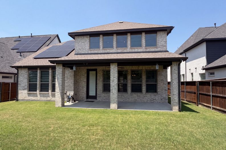 Photo 5 of 28 of 9694 Brackenfield Ln, Frisco, TX