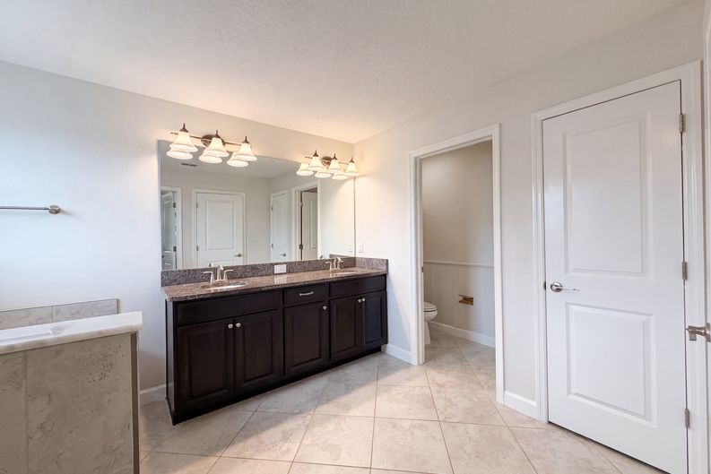 Photo 25 of 36 of 9709 Ivory Dr, Sun City Center, FL