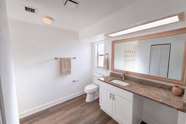 Photo 14 of 32 of 5122 Bay Blvd, Port Richey, FL