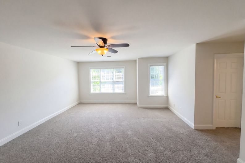 Photo 7 of 35 of 4993 Winding Ridge Dr, Greensboro, NC