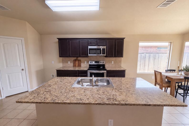 Photo 6 of 23 of 2637 Gains Mill Dr, Fort Worth, TX