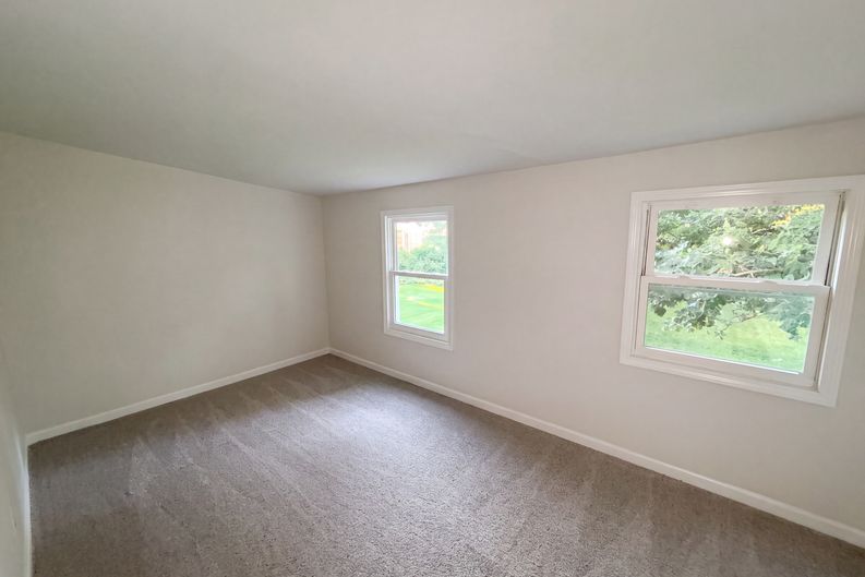 Photo 15 of 25 of 2084 Hillview Rd, Mounds View, MN