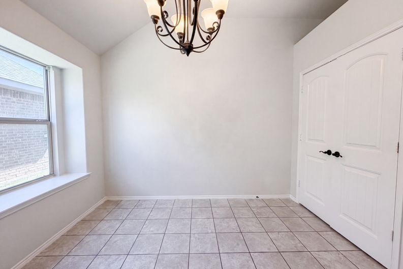 Photo 8 of 21 of 1901 Crested Ridge Rd, Aledo, TX