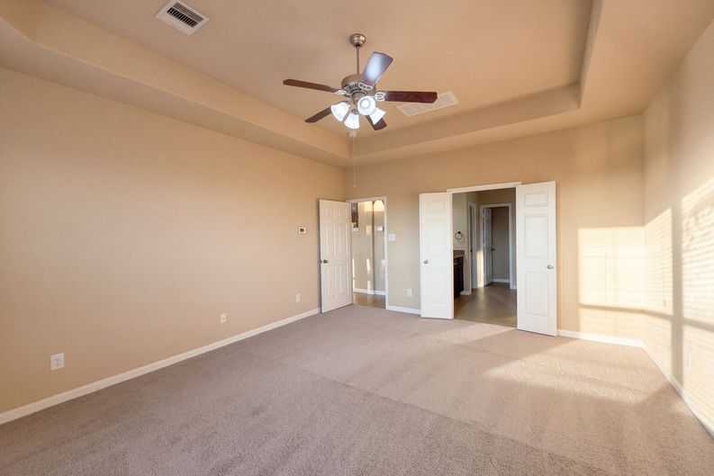 Photo 7 of 40 of 9003 Newcroft Ct, Tomball, TX