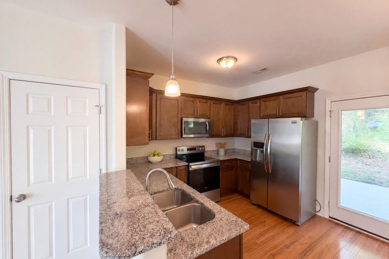 Photo 6 of 22 of 2043 Pinecrest Dr, Nashville, TN
