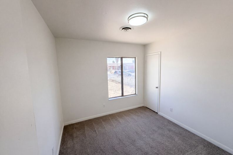 Photo 15 of 44 of 4018 Shady Oak Dr, Las Vegas, NV