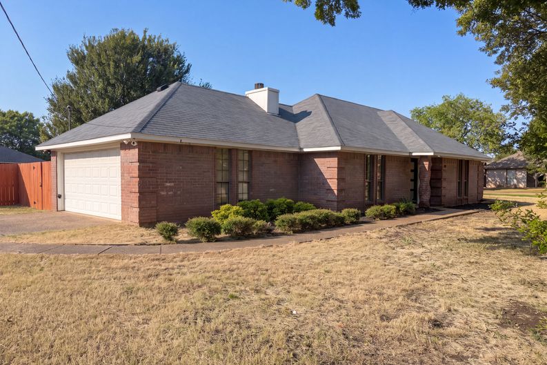 Photo 17 of 18 of 127 Jason Dr, Red Oak, TX