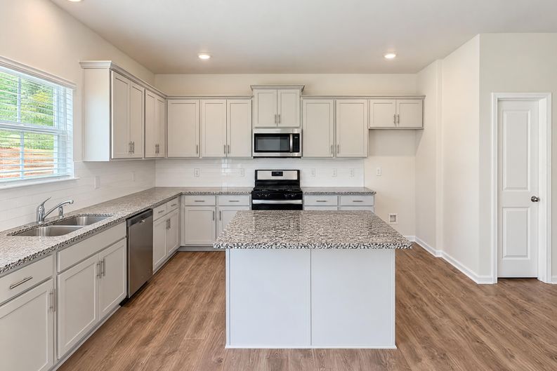 Photo 9 of 52 of 6478 Bellawood Dr, Trinity, NC