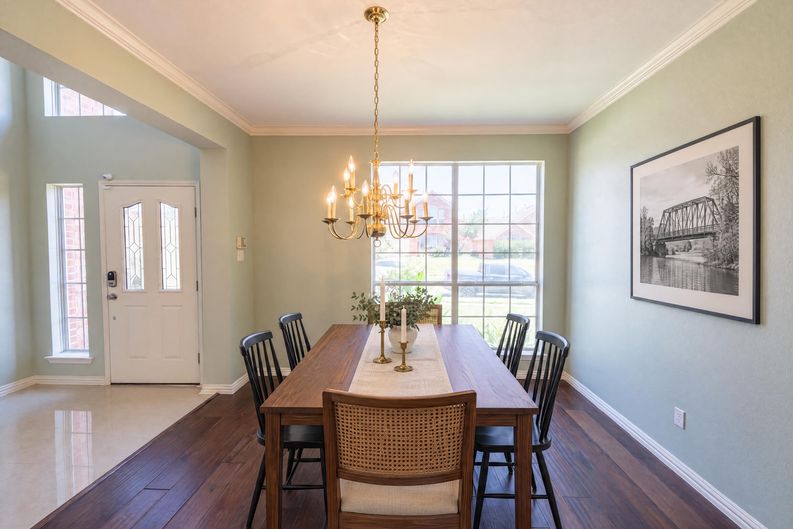 Photo 9 of 22 of 3606 Fairlands Dr, Richardson, TX