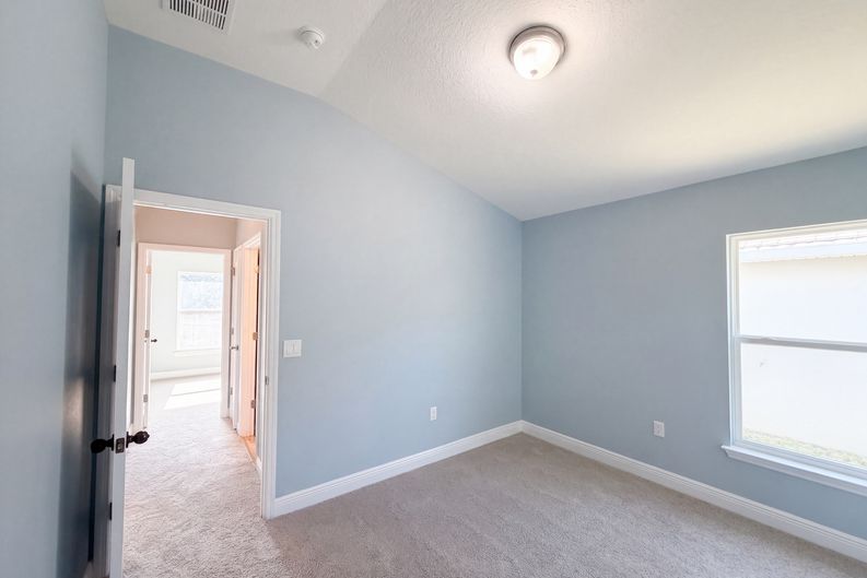 Photo 21 of 26 of 1229 Longville Cir, Tavares, FL